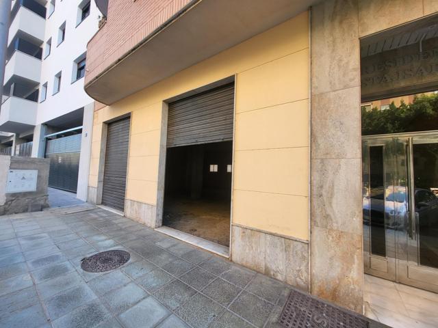 SE ALQUILA LOCAL COMERCIAL EN RAMBLA AMATISTEROS photo 0
