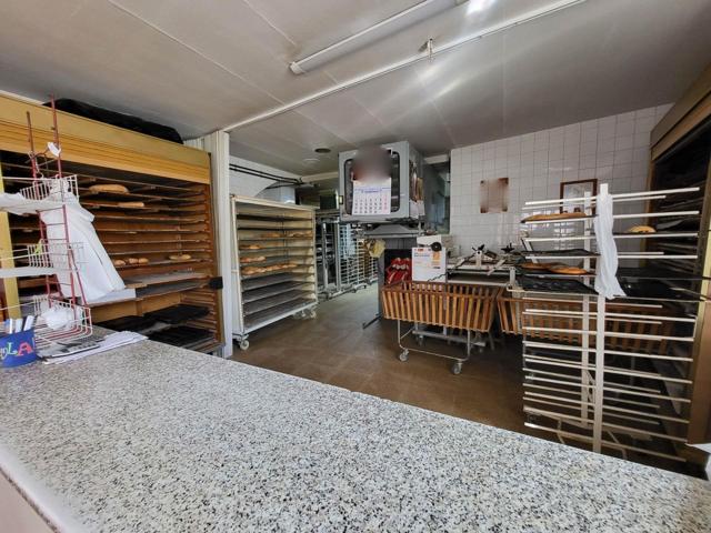 SE ALQUILA PANADERIA EN ABRUCENA CON TODA LA MAQUINARIA photo 0