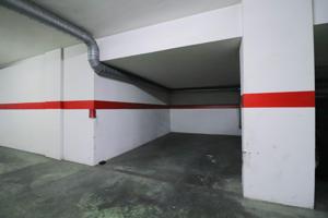 🚗 ¡PLAZA DE GARAJE EN VENTA EN AVENIDA DE LA CRUZ, ALMERÍA! 🅿️ photo 0