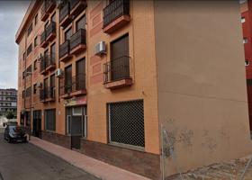Local de 111 m2 en venta en Torrijos (Toledo) photo 0
