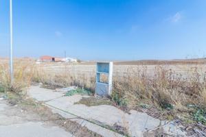 Parcela de 250 m2 en venta en Yunclillos (Toledo) photo 0