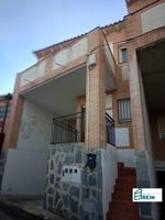 Vivienda unifamiliar (Adosado) en Toledo - Recas en venta por 135.000 € photo 0