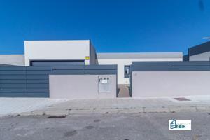 CHALET INDEPENDIENTE EN UNA SOLA PLANTA SOBRE UNA PARCELA DE 500M2 EN EL CASCO URBANO DEL VISO. photo 0