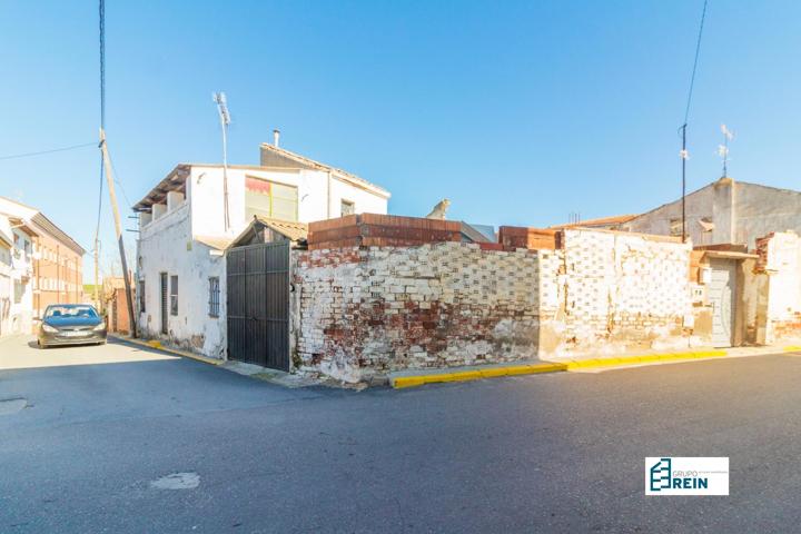 CASA DE PUEBLO EN INMEJORABLE SITUACIÓN EN RECAS HACIENDO ESQUINA photo 0