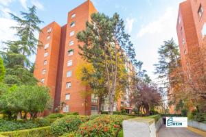 PIS0 DE 3 DORMITORIOS Y 2 BAÑOS RODEADO DE JARDINES CON TERRAZA Y UNAS VISTAS ESPECTACULARES!! photo 0