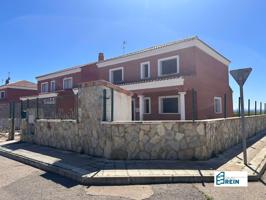 Oportunidad Única en Barcience: Chalet pareado para Terminar a Tu Gusto con mas de 500m2 de parcela! photo 0
