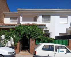 CHALET ADOSADO EN ESQUIVIAS (TOLEDO). photo 0