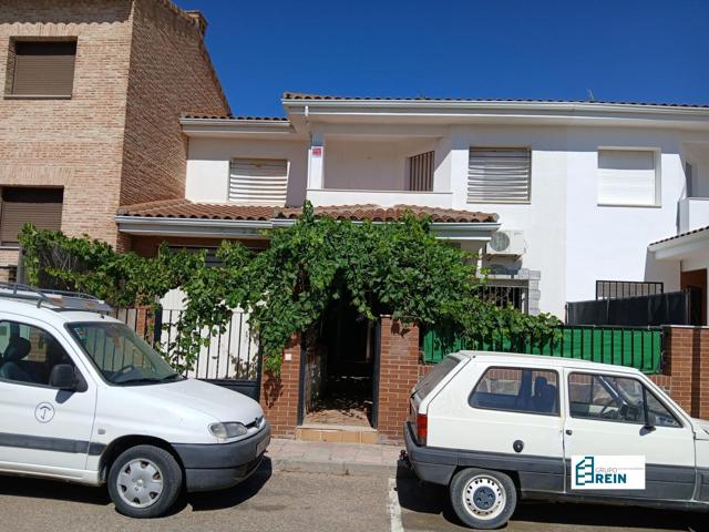 CHALET ADOSADO EN ESQUIVIAS (TOLEDO). photo 0