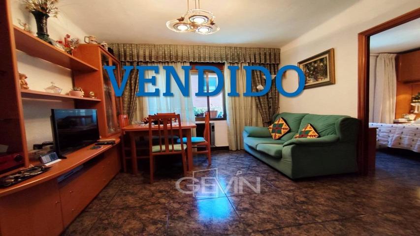 Piso en venta en el barrio de Les Roquetes Barcelona photo 0