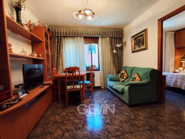 Piso en venta en el barrio de Les Roquetes Barcelona photo 0