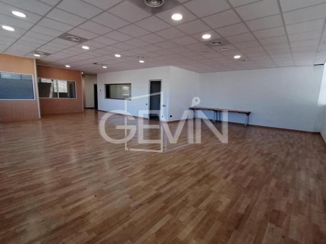 Oficina en alquiler en Santa Perpetua de Mogoda en Poligono Urbasa photo 0