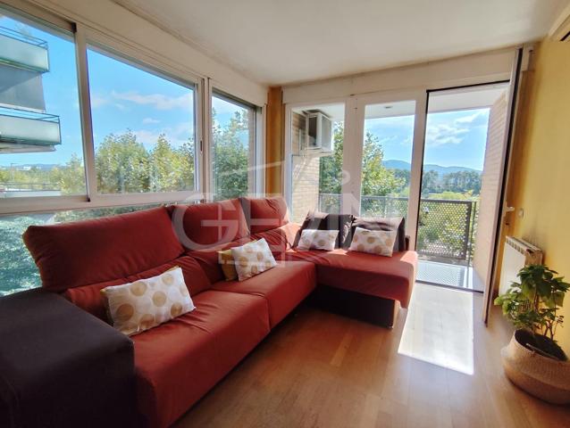 Precioso piso esquinero en venta con parking y trastero en pleno Parque Central photo 0