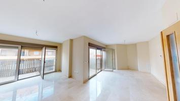 Exclusivo piso a estrenar en Oliva – Última planta con parking, trastero y a solo 2,5 km de la playa photo 0