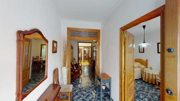 Descubre el Encanto de una Vida Tranquila en Casa de Pueblo photo 0