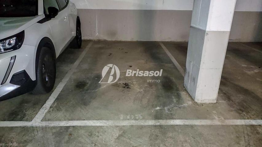 Reus- Parking de alquiler en calle de Maria Cortina i Pasqual photo 0