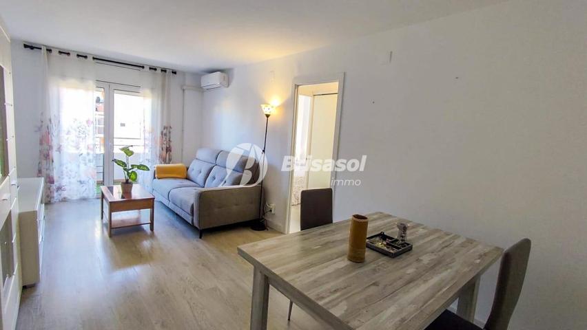 Reus-Piso en venta de 4 habitaciones en paseo Prim photo 0