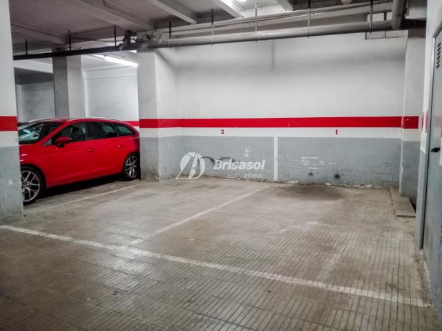 Reus-Plaza de parking doble con dos trasteros incluidos en venta en avenida Pere Ceremoniós photo 0
