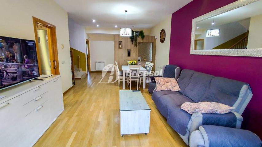 El Morell-Adosado en venta de 4 habitaciones photo 0