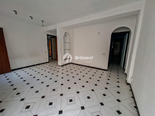 Reus-Piso en venta de 2 habitaciones zona centro photo 0