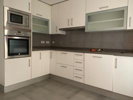 🏡 Piso seminuevo en pleno centro de Castellón — amplio, moderno y con garaje photo 0