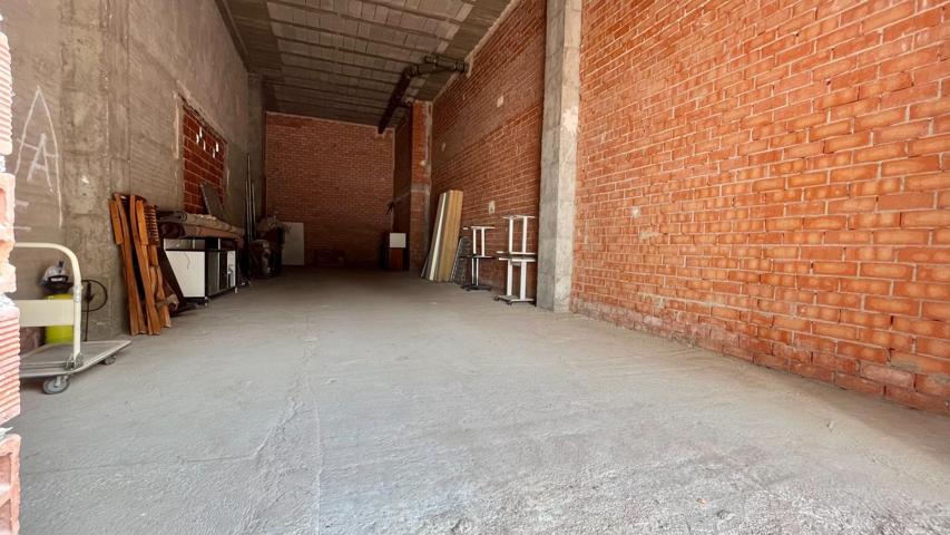 LOCAL COMERCIAL EN BRUTO, ZONA CALLE RIO NAVIA photo 0