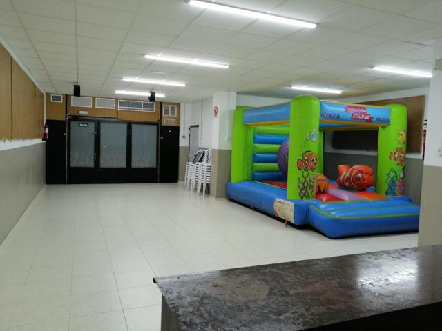 Local comercial en venta en Almazora photo 0