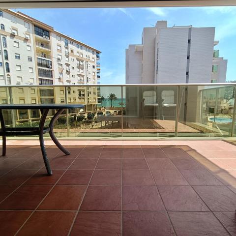 MAGNIÍFICO APARTAMENTO DE TRES DORMITORIOS CON PARKING Y PISCINA photo 0