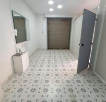 LOCAL ESQUINERO EN ALQUILER, ZONA AV. ALMAZORA photo 0