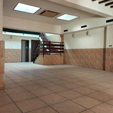 AMPLIO LOCAL PARA BAR-RESTAURANTE CON LICENCIA DE ACTIVIDAD Y SALIDA DE HUMOS photo 0