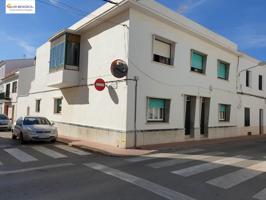 SE VENDE EDIFICIO CON TRES VIVIENDAS, PATIO Y SOTANO EN ES CASTELL photo 0