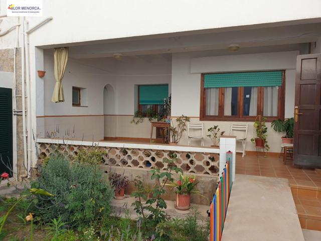 SE VENDE MAGNÍFICA Y CENTRICA PLANTA BAJA CON PATIO Y SOTANO EN ES CASTELL photo 0