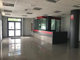 LOCAL DE 160M² EN PLENO BULEVAR DE VICAR photo 0