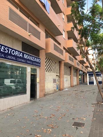 LOCAL DE 200M² EN ALQUILER A PIE DE BULEVAR EN LA GANGOSA photo 0