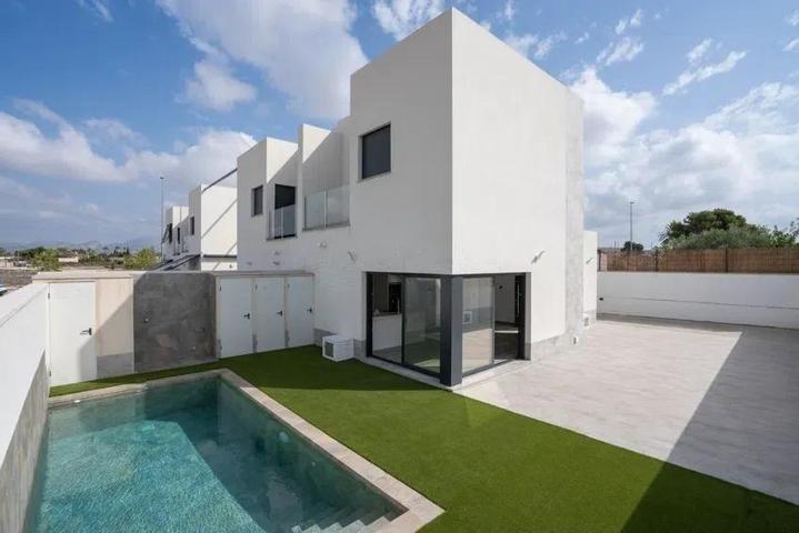 CHALET PAREADO DE RECIENTE CONSTRUCCIÓN EN MUTXAMEL photo 0