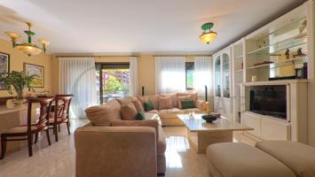 Espacio, Elegancia y Ubicación Perfecta: Piso de 5 Dormitorios en Vistahermosa. photo 0