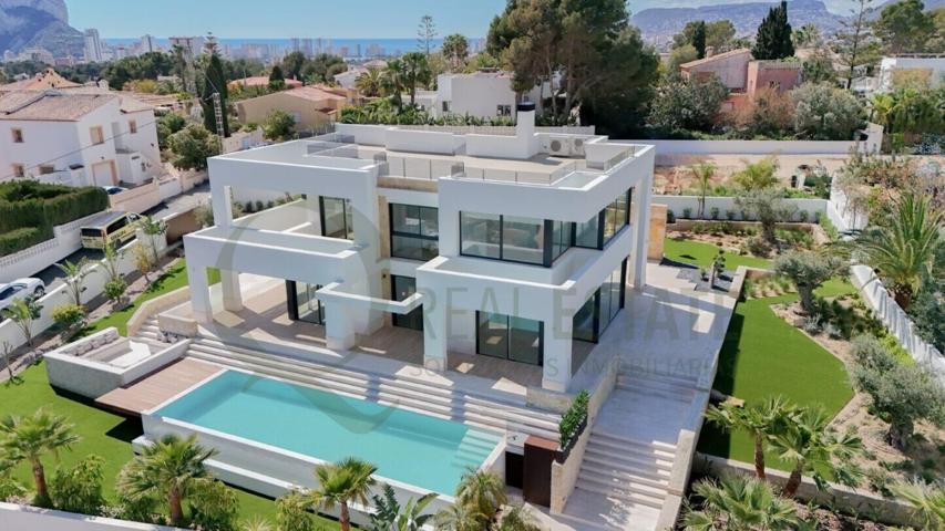 Espectacular Villa - Lujo y Confort en un Entorno Único photo 0