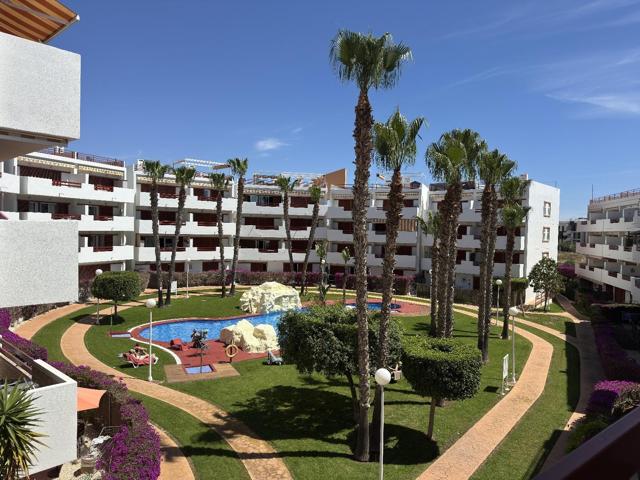 Piso en urbanización con piscina en Orihuela Costa photo 0