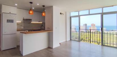 Oportunidad en Levante Alto, Benidorm: Piso reformado con vistas al mar. photo 0