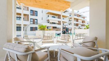 Vivienda sostenible en planta baja y de lujo con jardín privado en esquina 99 m² en Nou Nazaret, piscina y 2 garaje photo 0