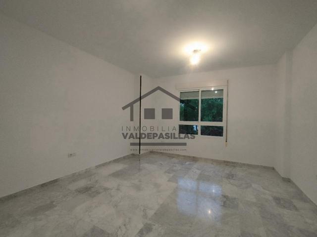 Se alquila piso SIN MUEBLES en zona Avenida de Elvas. photo 0
