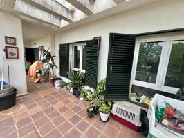 ¡Vive en una urbanización privada en Las Vaguadas! photo 0