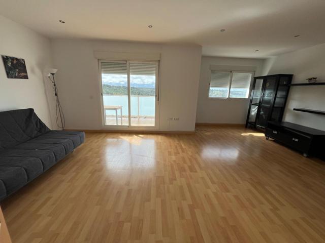 Piso en venta de 4 dormitorios y piscina comunitaria en Cerro Gordo photo 0