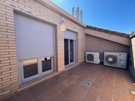 ESTUPENDO DÚPLEX CON GARAJE Y TRASTERO - OPORTUNIDAD ÚNICA EN BADAJOZ 🏡✨ photo 0