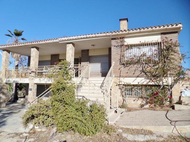 Magnifico chalet con 54 000 m2 de terreno, ideal para crianza de caballos, agricultura, etc. photo 0