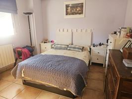Vivienda de 2 dormitorios en recinto cerrado con parking incluido photo 0