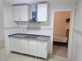 Vivienda en planta baja de 3 habitaciones,baño,salon y cocina. photo 0