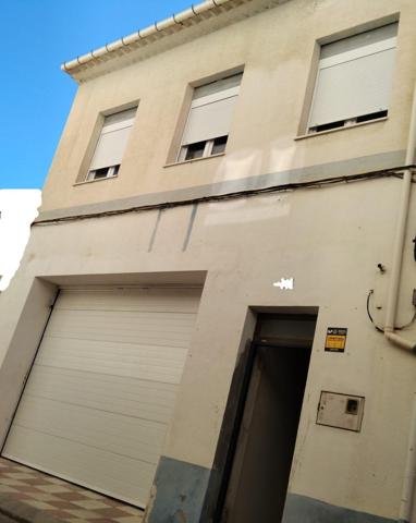 🏡 Amplia vivienda de 240 m² en el centro de Castalla – ¡Con terraza, azotea y 4 plazas de garaje! photo 0