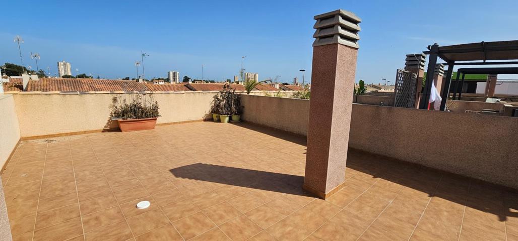 VIVIENDA EN PLANTA ALTA CON SOLARIUM Y EN URBANIZACIÓN CON PISCINA photo 0