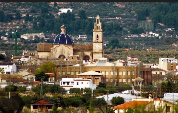 ADOSADO CON ALMA EN MURO DE ALCOY photo 0