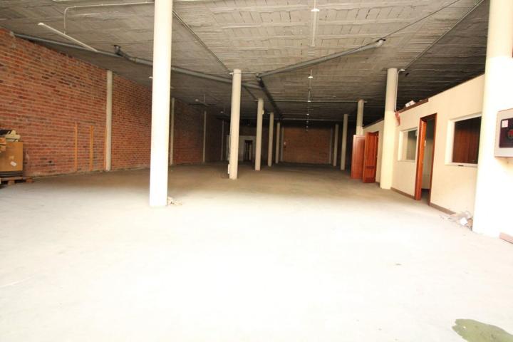 Local de 500 m2 en Peñacastillo photo 0